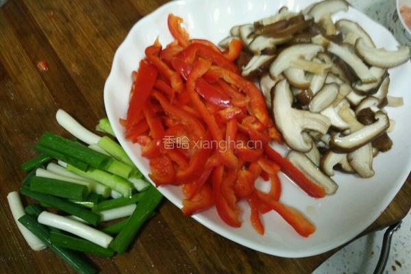 彩椒香菇肉丝的做法图解3