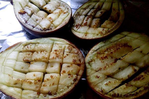 蒜蓉烤茄子的做法图解6