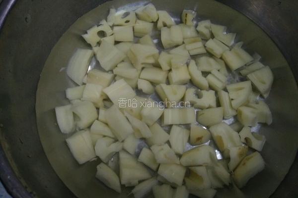 彩椒藕丁的做法图解3