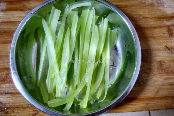 猪肉杏鲍菇的做法图解2