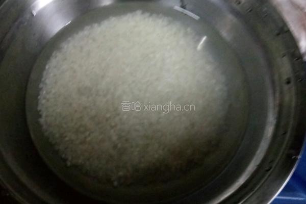 香菇排骨粥的做法图解2