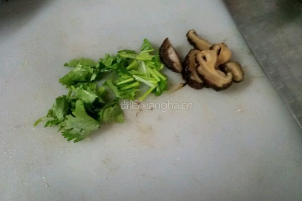 香菇排骨粥的做法图解3