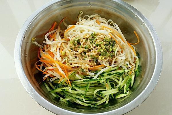 芝香绿豆芽拌面的做法图解8