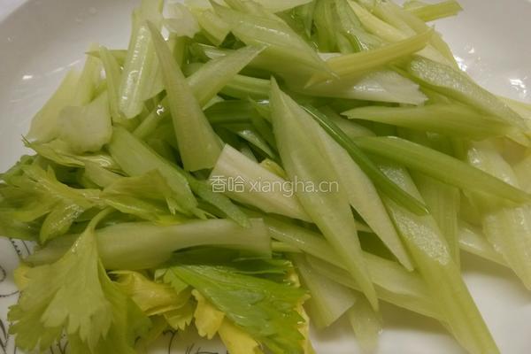 芹菜熘猪肝的做法图解3
