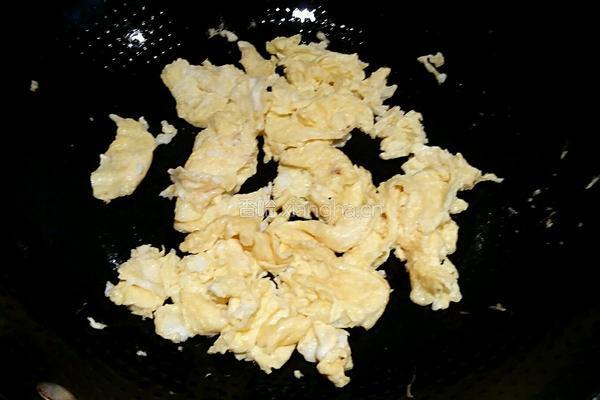 韭菜鸡蛋素饺子的做法图解2
