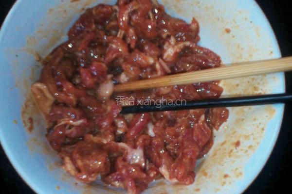 卷心菜洋葱炒肉的做法图解1