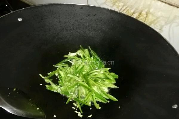 洋葱炒蛋的做法图解7