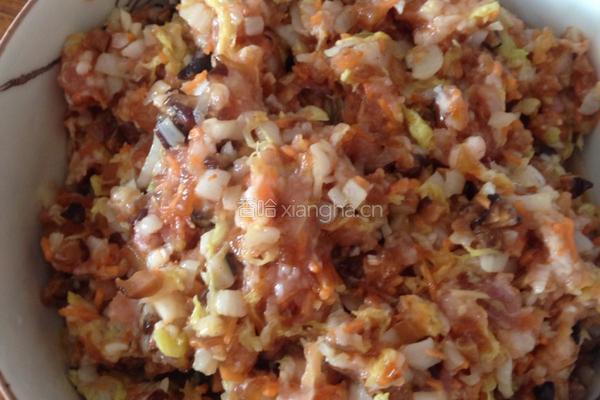 白菜猪肉饺子的做法图解4