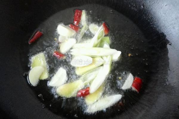西兰花炒虾仁的做法图解5