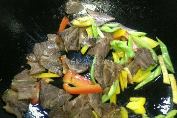 彩椒炒牛肉的做法图解3