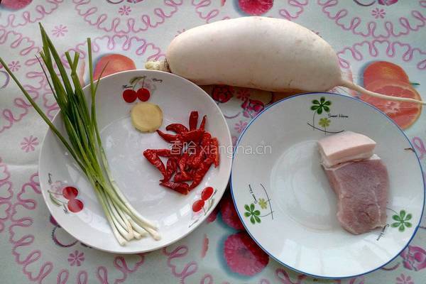 白萝卜炒肉丝的做法图解1