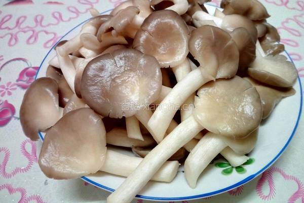 小炒秀珍菇的做法图解1