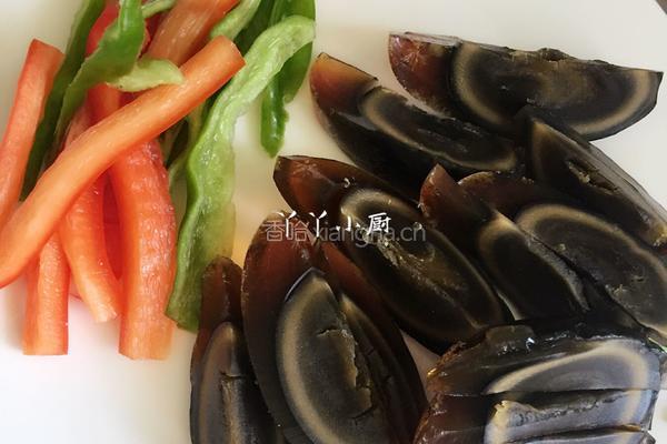 烧椒皮蛋茄条的做法图解4