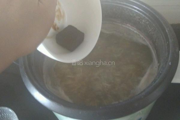 金银花绿豆红糖粥的做法图解8