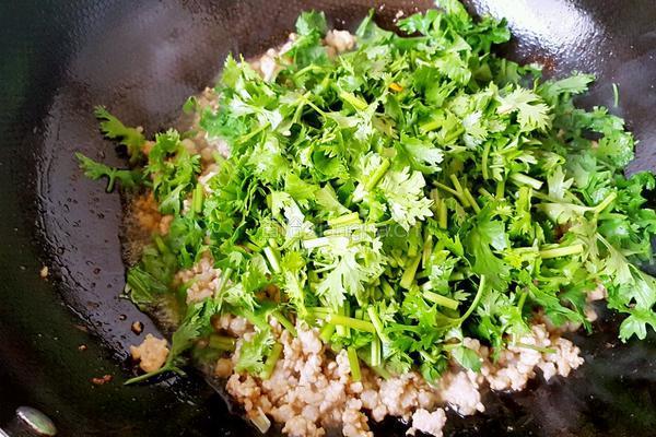 五花肉炒香菜的做法图解6