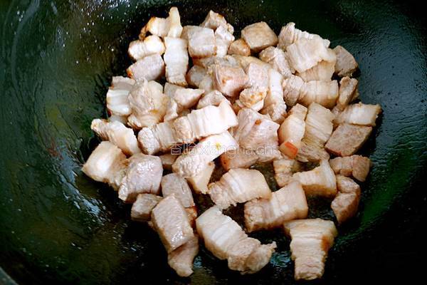 红烧肉鹌鹑蛋的做法图解7