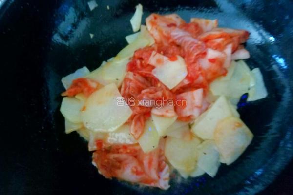 辣白菜土豆片的做法图解4