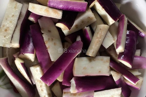 西红柿红烧茄子的做法图解1