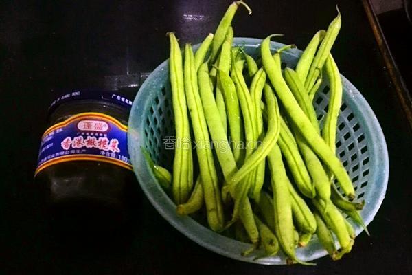 橄榄菜炒四季豆的做法图解1