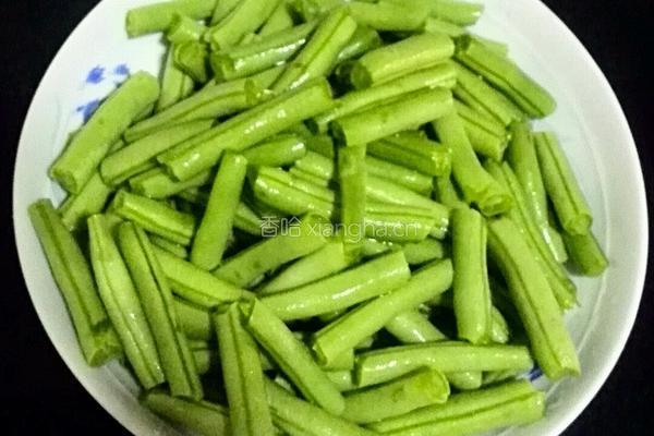 橄榄菜炒四季豆的做法图解2