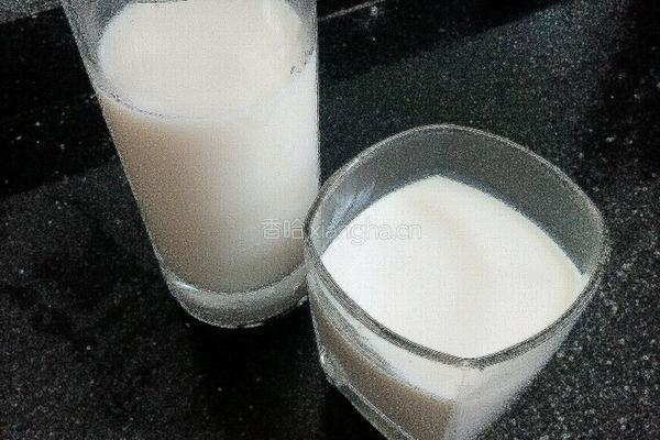 火龙果牛奶冰点的做法图解1