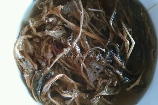 头菜叶蒸肉饼的做法图解1