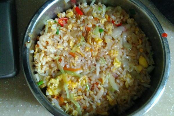多彩的蛋炒饭的做法图解6
