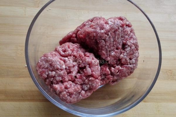 牛肉汉堡的做法图解1