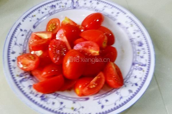 圣女果炒鸡蛋的做法图解2