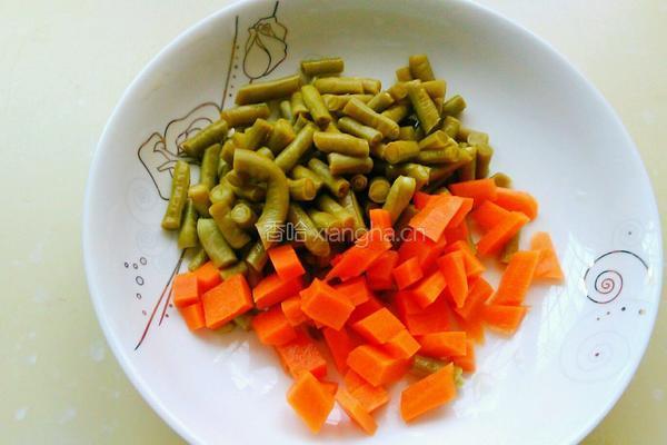 酸菜毛豆炒瘦肉的做法图解3