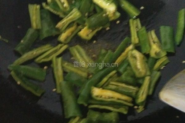 青椒炒猪腰花的做法图解7