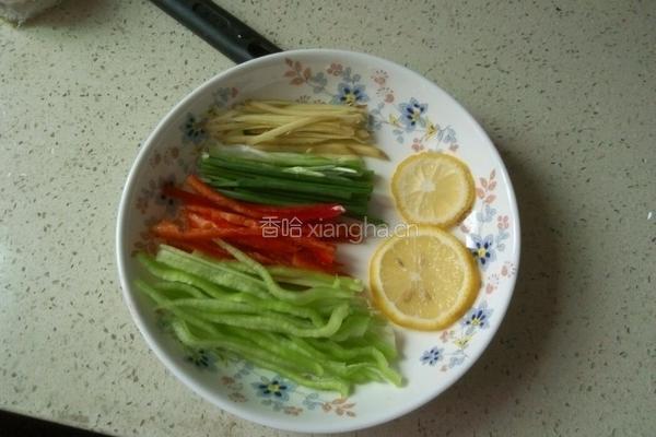 柠檬鲈鱼的做法图解2