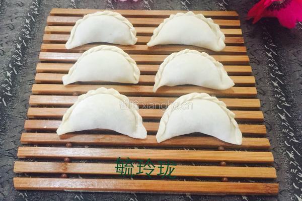 花边饺子的做法图解10