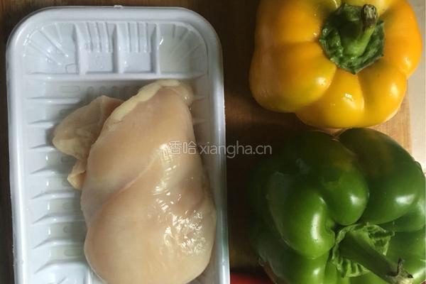 彩椒鸡肉的做法图解1