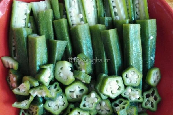 黄金蒜拌秋葵的做法图解4