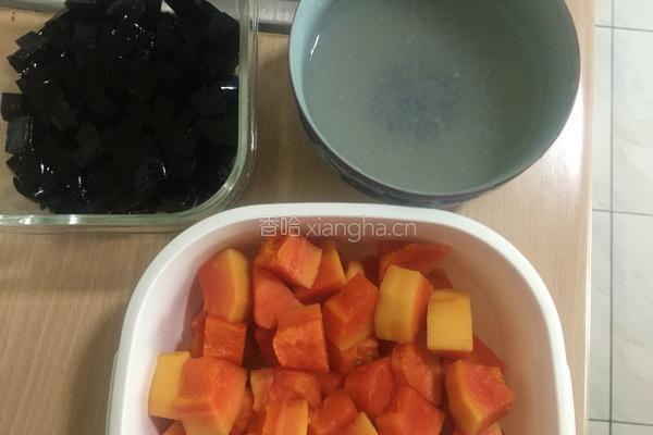 木瓜椰汁西米露配自制龟苓膏的做法图解8