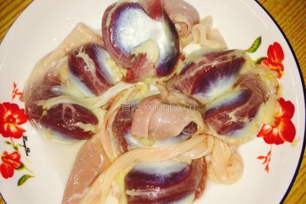泡椒炒鸭胗的做法图解2