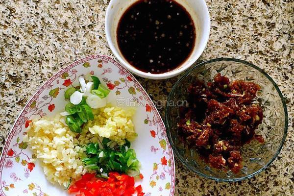 《肉沫茄子》的做法图解2