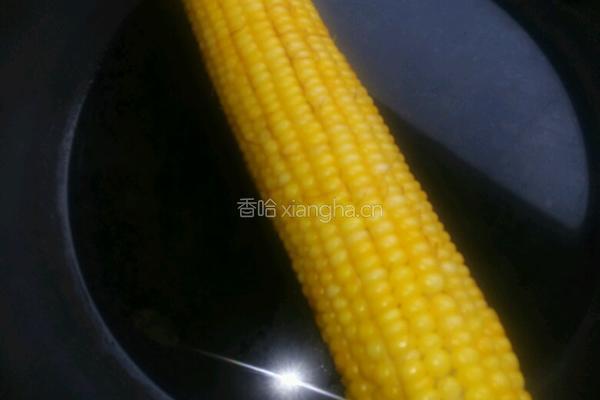 尖椒炒玉米的做法图解1