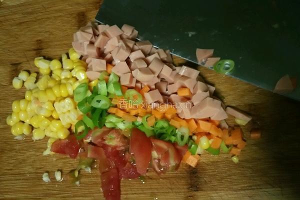 酱油炒饭的做法图解2