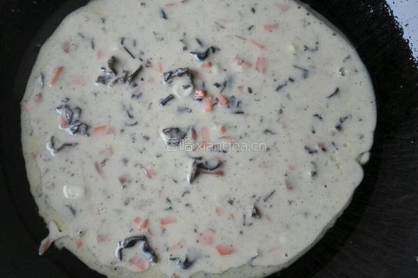 胡萝卜木耳鸡蛋饼的做法图解7
