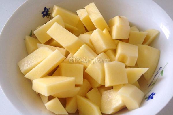 腐乳土豆的做法图解1