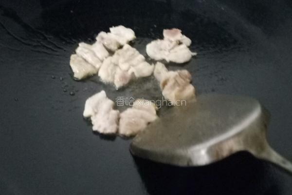五花肉炒青椒的做法图解2