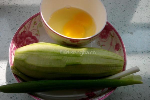 西葫芦鸡蛋包子的做法图解2
