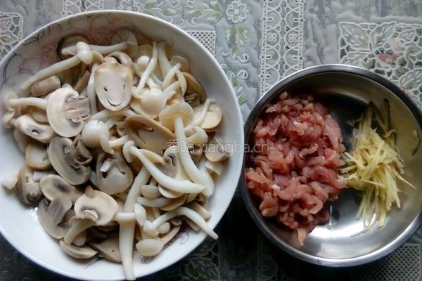 肉丝磨菇汤的做法图解1