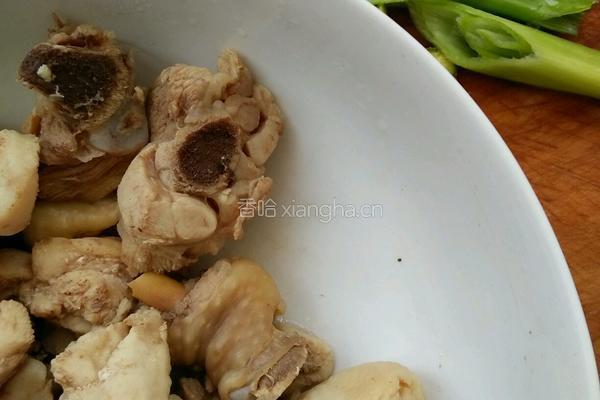香菇烧鸡腿的做法图解2