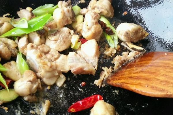 香菇烧鸡腿的做法图解4