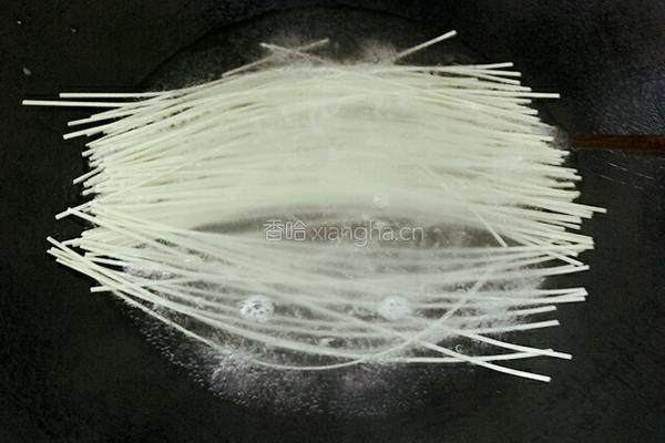 蛋炒面的做法图解3