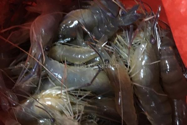 鲜虾瘦肉生菜面的做法图解1
