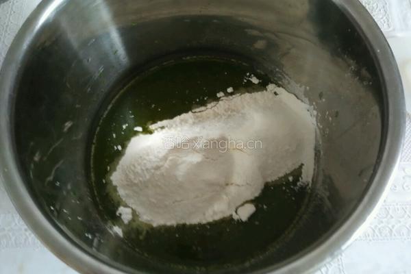 绿色戚风蛋糕的做法图解6